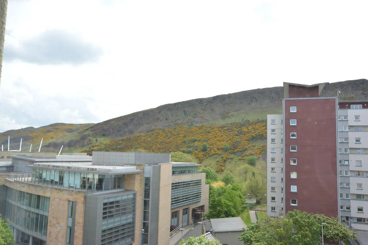 Апартаменты Holyrood Park - Carparking Included! Эдинбург 0*,