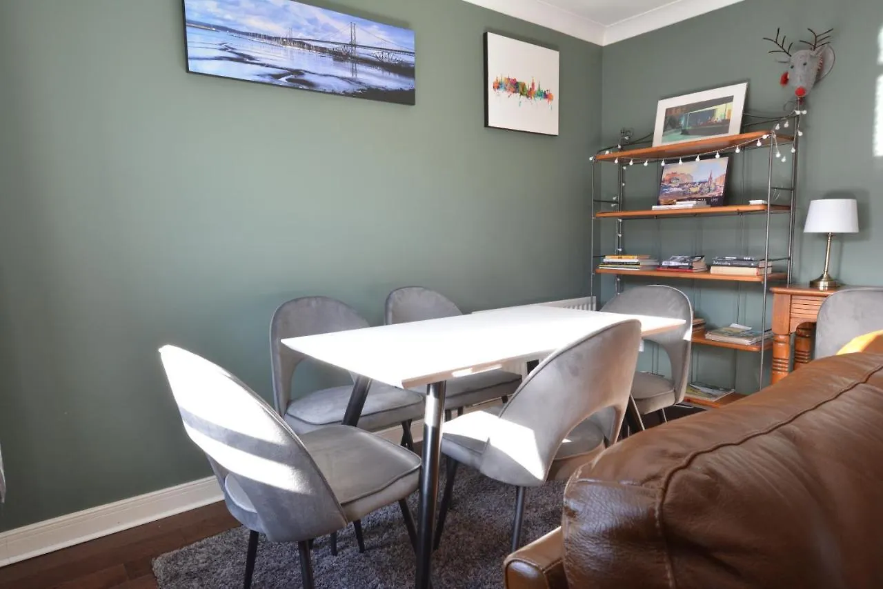 Holyrood Park - Carparking Included! Apartment Edinburgh